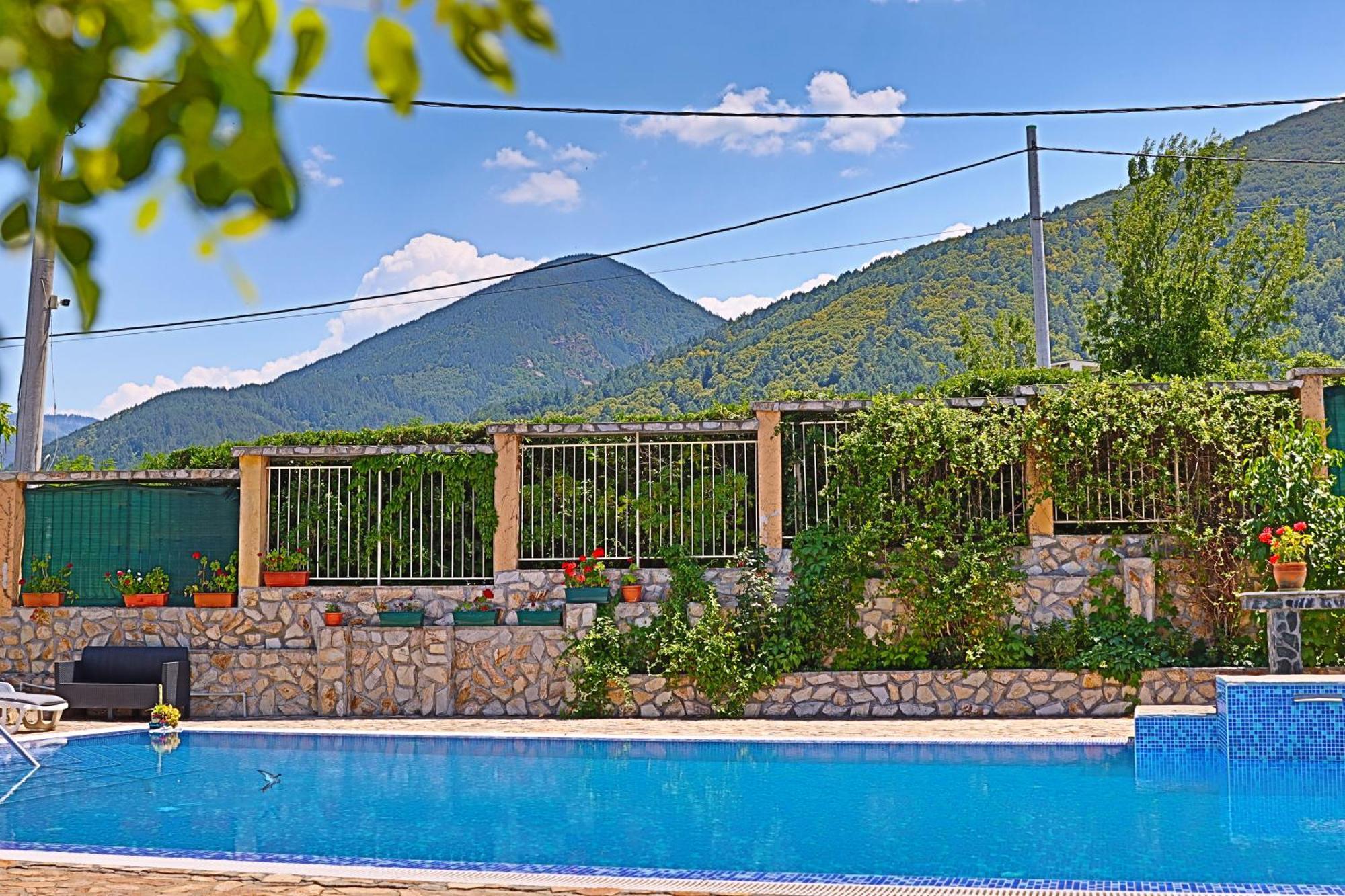 Holiday House Kubrat Sapareva Banya ภายนอก รูปภาพ